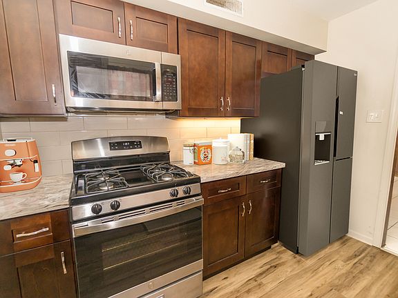 5th image of 251 E Whitehall Ave