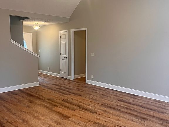 4th image of 421 Indian Park Dr