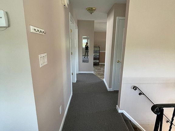 5th image of 2-83 Seneca Ave #2