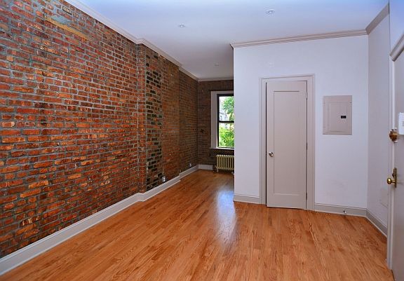 5th image of 1674 1st Ave APT 4N