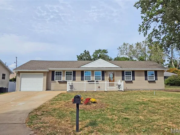 11201 Flori Dr, Saint Louis, MO 63123