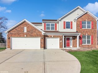 992 Ashbrook Cir, Bolingbrook, IL 60440