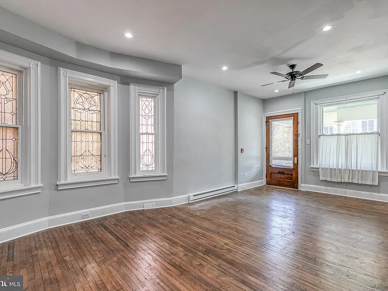 5009 Catherine St #1 — Photo 11