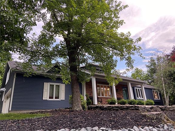 3rd image of 1 Gregory Dr