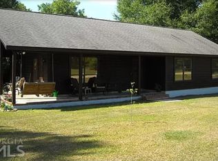 101 Oak Tree Cir, Glennville, GA 30427