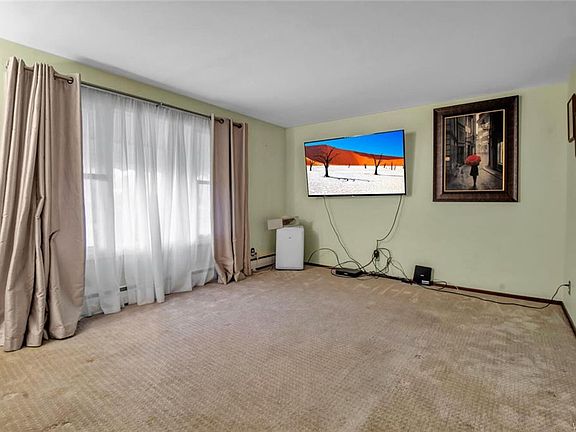 4th image of 87 Jasmine Ave