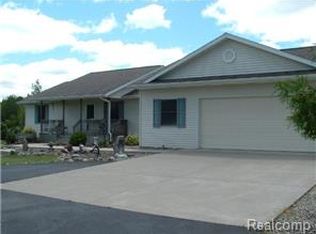 915 W Saginaw Rd, Mayville, MI 48744