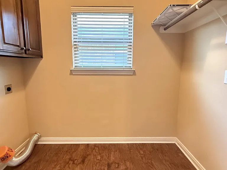 9804 Houston Dr — Photo 32