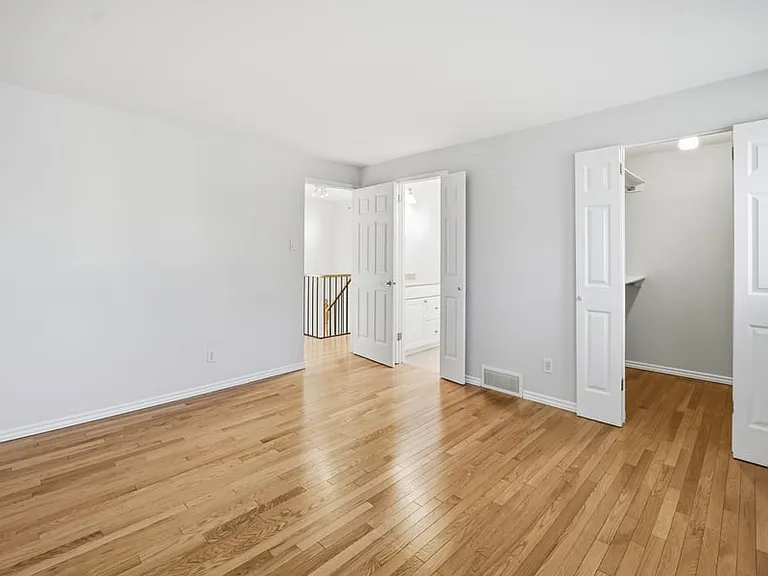 7922 Decarie Dr — Photo 7
