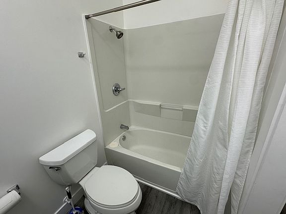 5th image of 355 Kalanianaole St APT 110