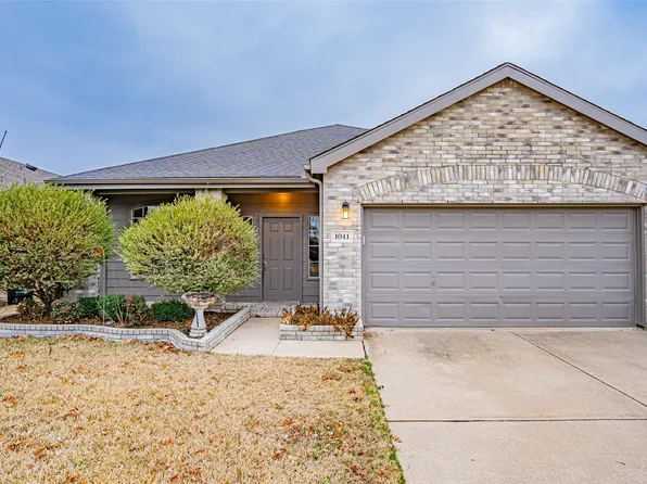 1041 Harriman Dr, Saginaw, TX 76131