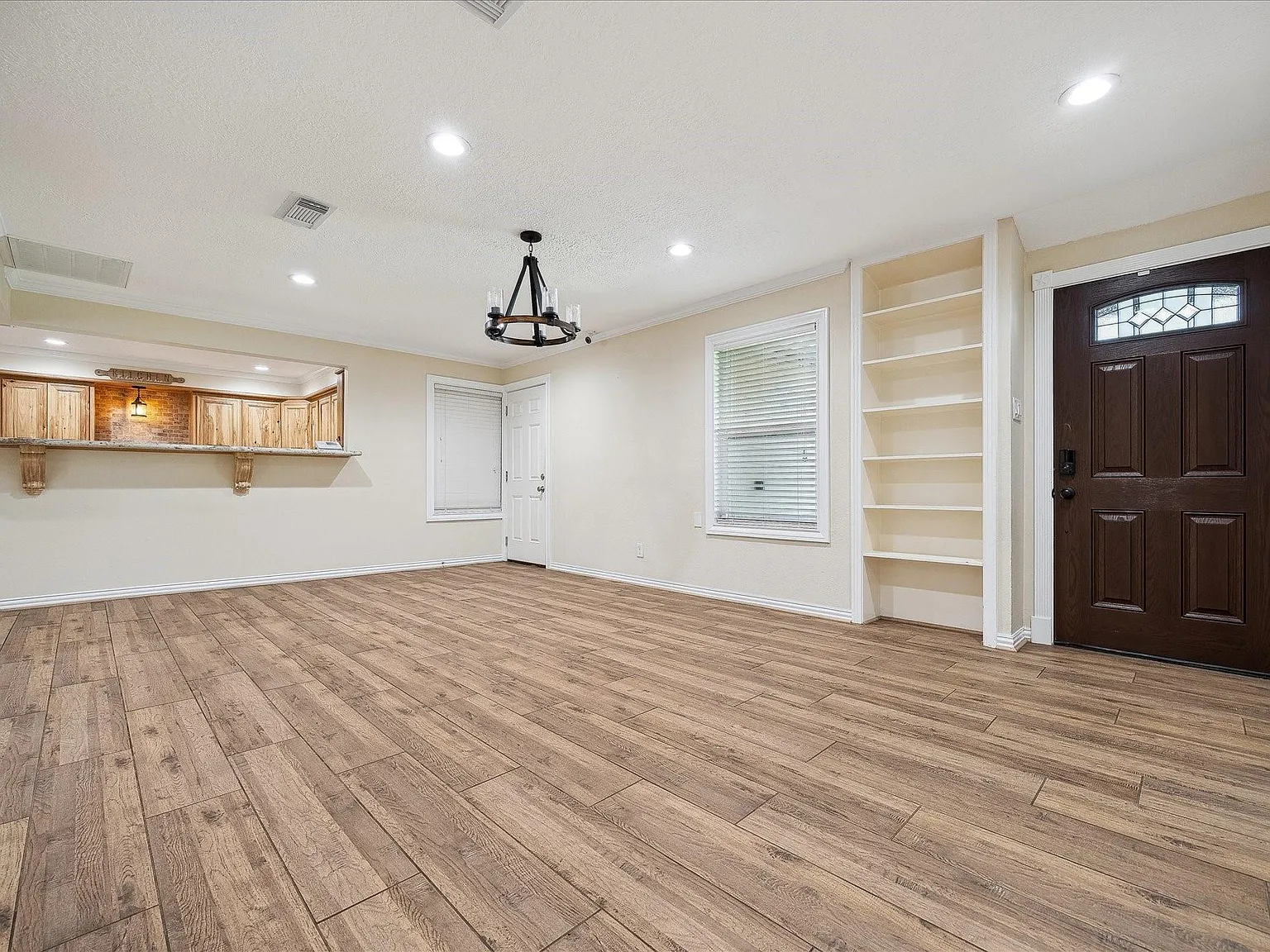 3 bed, 2.5 bath, 2000 sqft, $3,600 — Photo 3