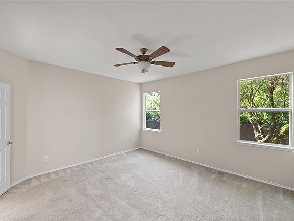 2nd image of 932 Starling Ln