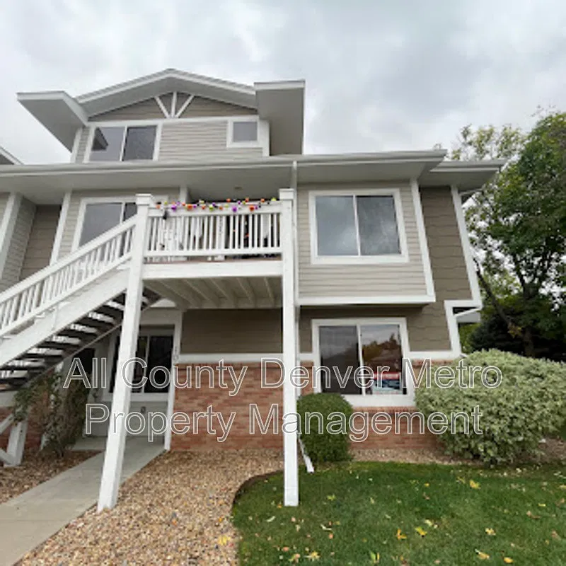 2 bed, 2.0 bath, 1048 sqft, $1,985 — Photo 3