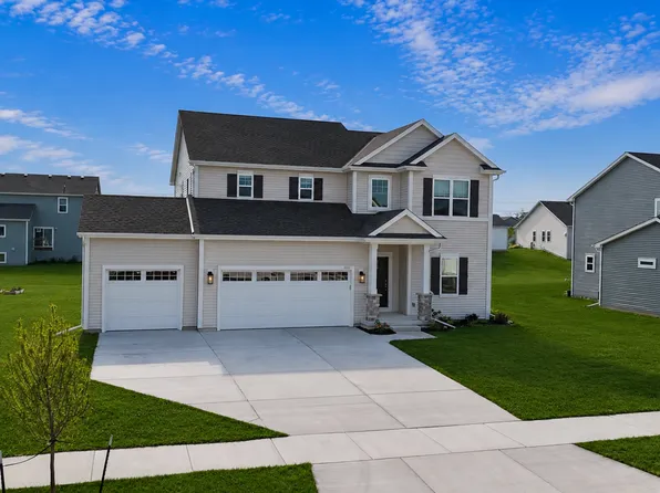 2009 Savannah Dr, Grafton, WI 53024