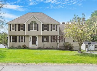 33 Oak St, Grafton, MA 01519