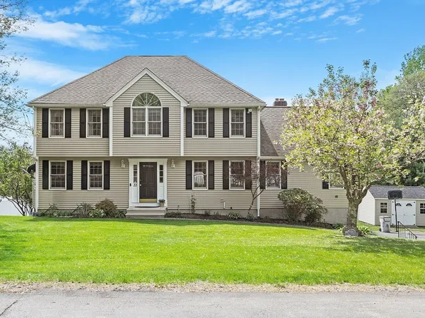 33 Oak St, Grafton, MA 01519