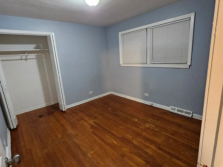 7814 S Essex Ave #1 — Photo 5