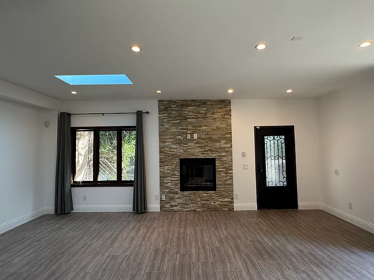 1020 N Moraga Dr — Photo 10