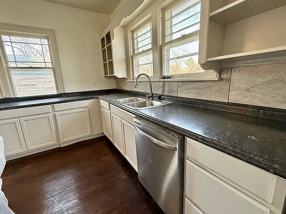 3rd image of 700 N 6th St