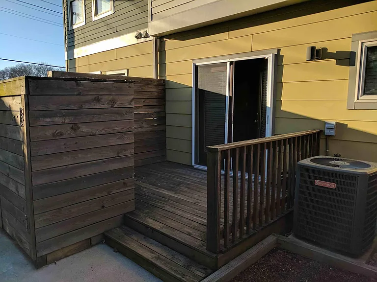938 W Eastland Ave — Photo 3