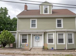 131 School St, Albion, RI 02802