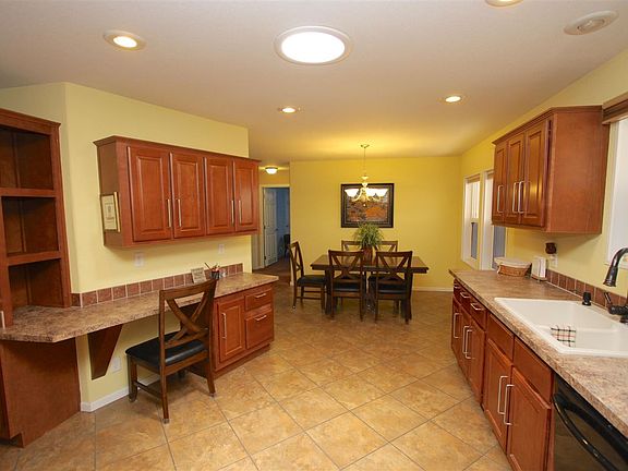 4th image of 13839 E 50th St