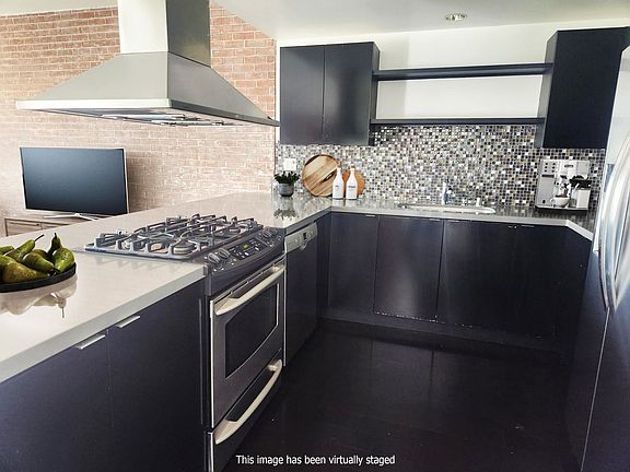 4th image of 1420 N Laurel Ave APT 404