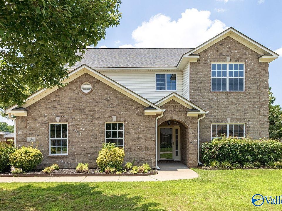 1st image of 104 Raymon Cir