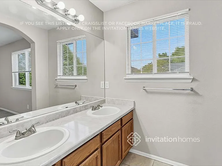 9829 Kenton Cir — Photo 13