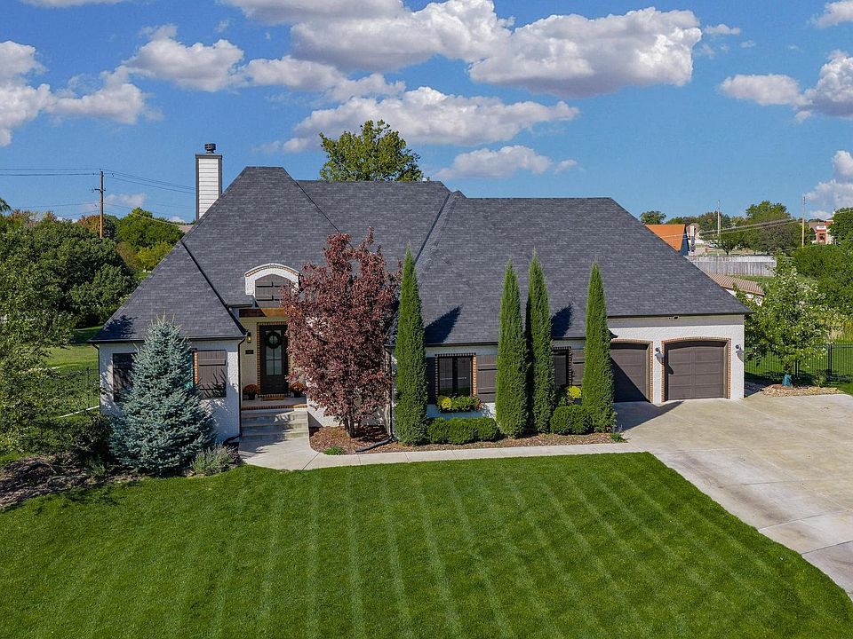 1st image of 347 N Chaumont Ct