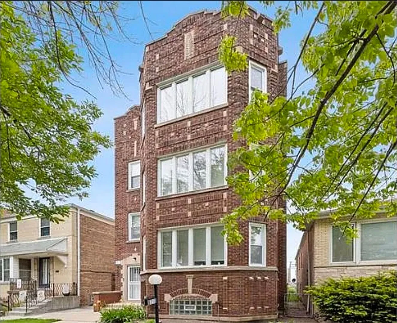 8210 South Marshfield Ave. — Photo 1