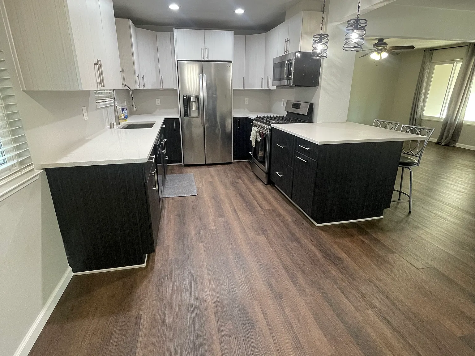 3 bed, 1446 sqft, $3,200 — Photo 2