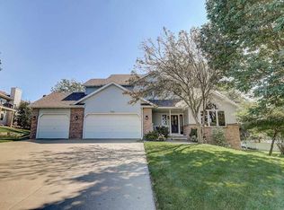 903 Lexington Way, Waunakee, WI 53597