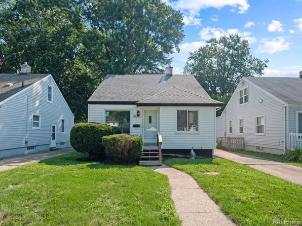 1450 Oakley Rd, Clawson, MI 48017