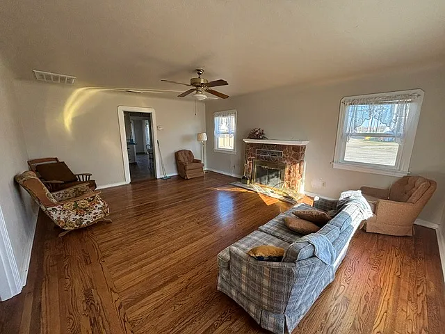 15309 E Keyes Rd — Photo 2