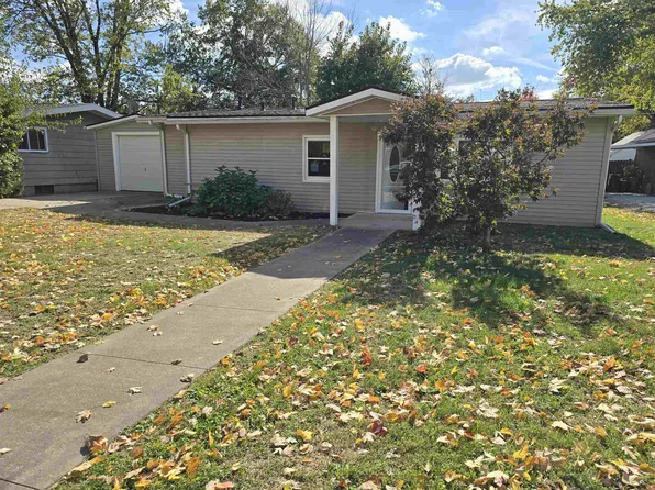 131 Barsi Blvd, Macomb, IL 61455