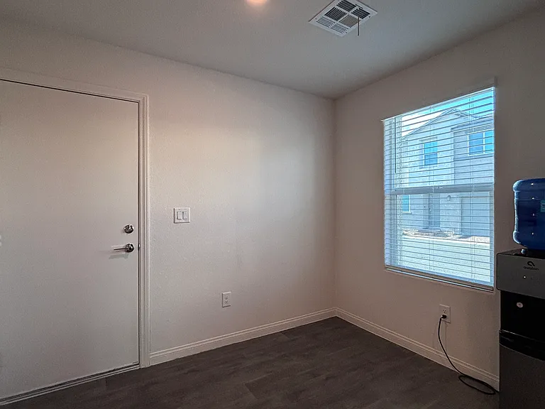 2833 Champagne Gold Ave — Photo 7