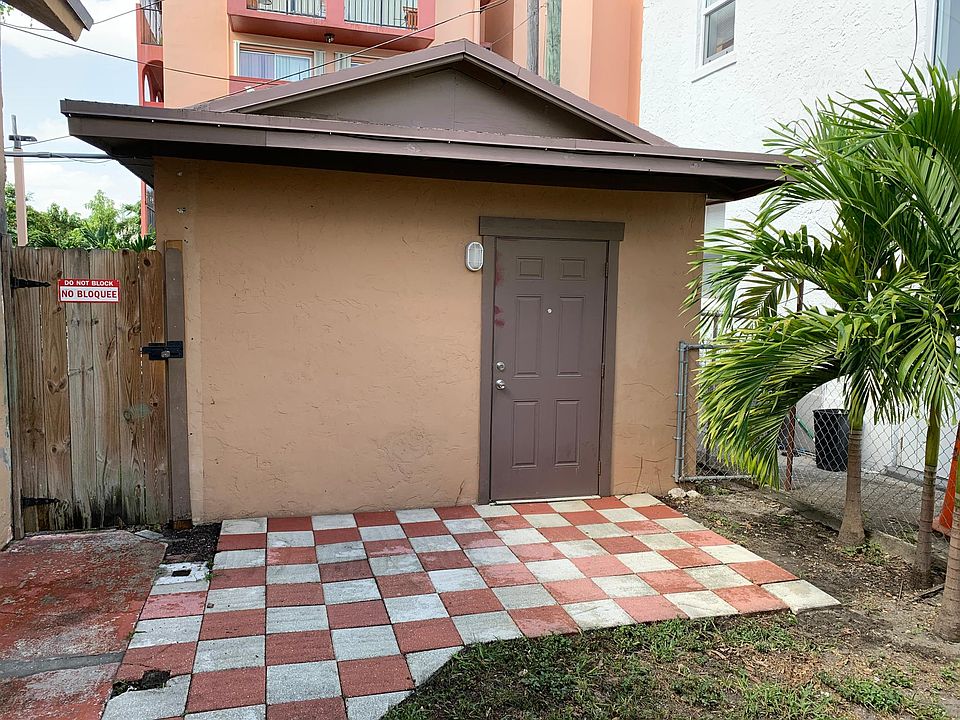 Private Entrance