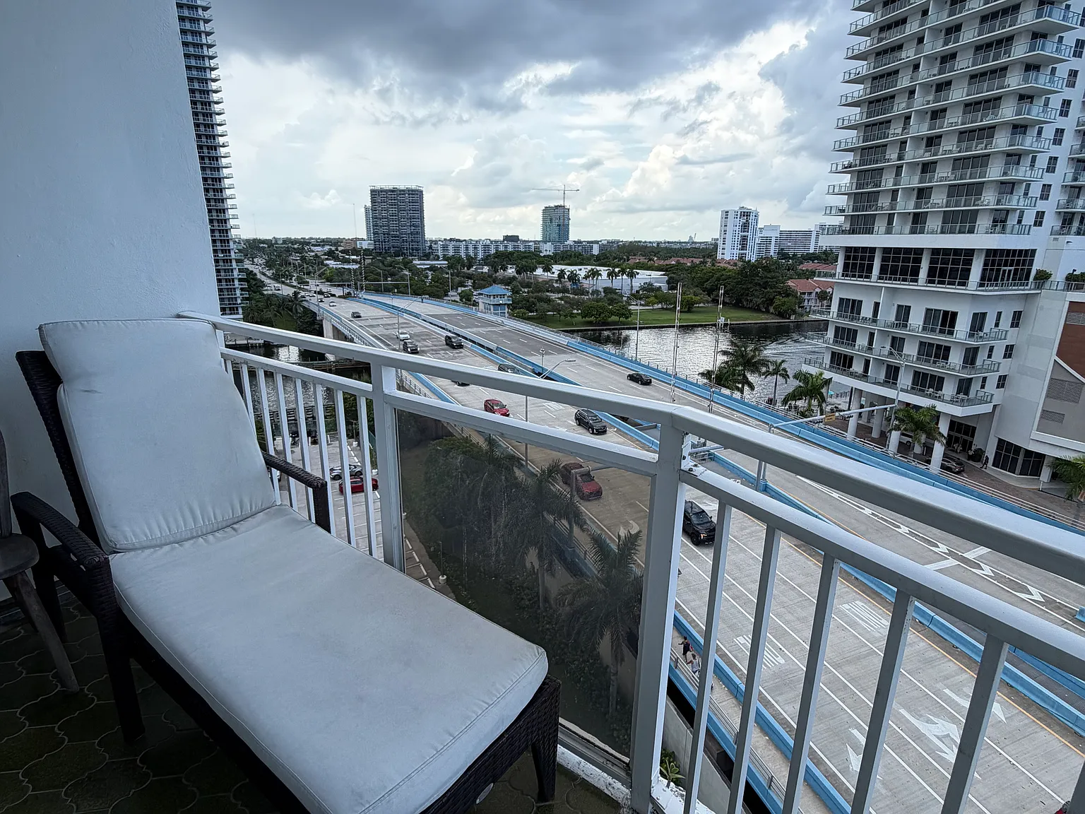 1 bed, 1000 sqft, $2,100 — Photo 4