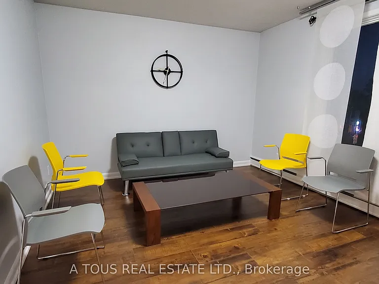 205 Queen St S #1 — Photo 3