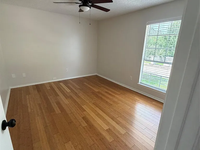 18210 Almonte Ln — Photo 15