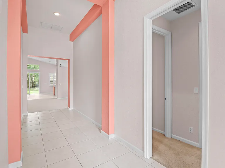 1196 SE Fleming Way — Photo 3