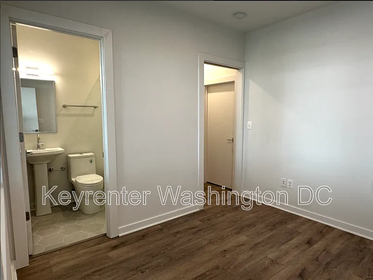 1460 Belmont St NW #301 — Photo 11