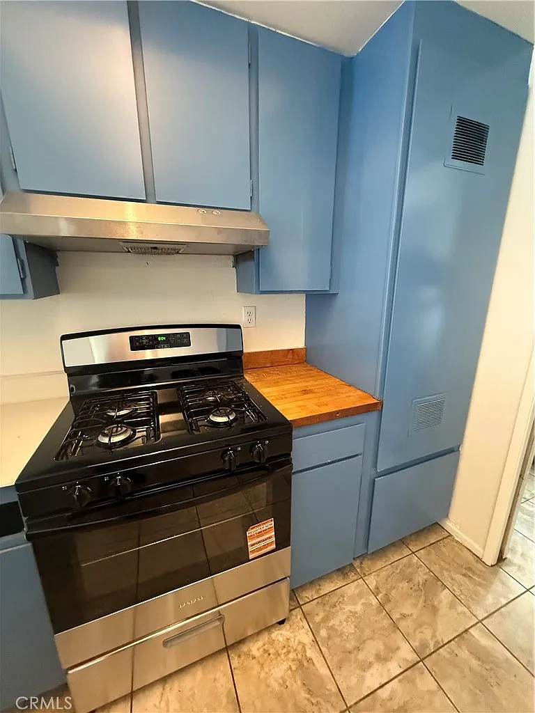 2 bed, 1.5 bath, 1200 sqft, $2,900 — Photo 2