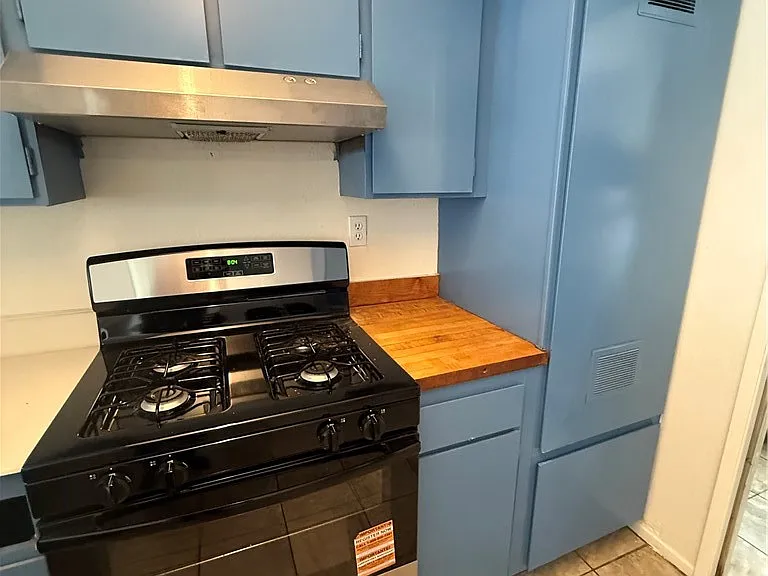 10831 Pine St — Photo 2
