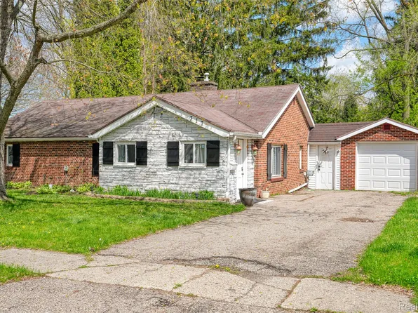 317 Crossman St, Williamston, MI 48895