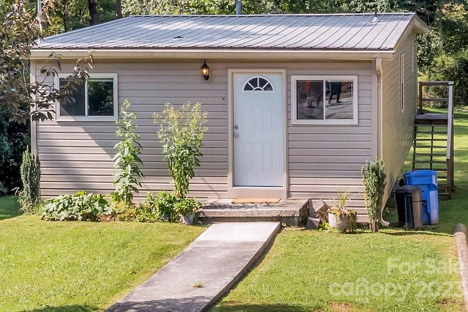 301 Oakdale St, Brevard, NC 28712 MLS 4057957 Zillow