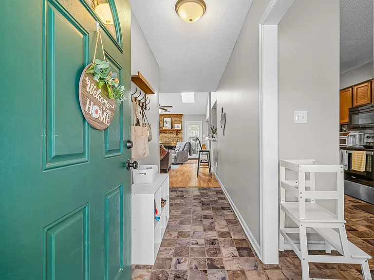 132 Stonemark Ct — Photo 5