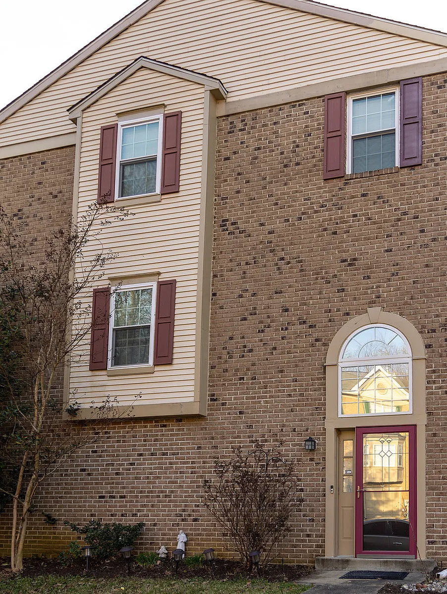 Building Photo - Elegant Ct